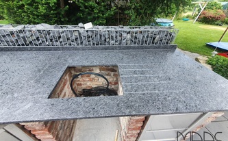 Granit Arbeitsplatte Steel Grey mit Unterbauausschnitt