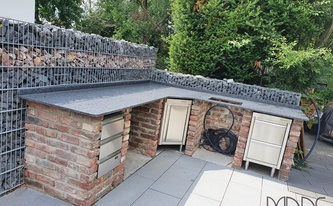 Gartenküche mit Granit Arbeitsplatten Steel Grey