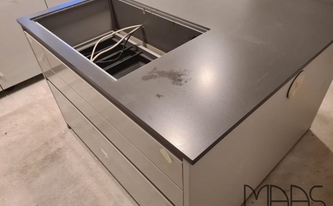 Ausschnitt für das Ceranfeld in der Silestone Arbeitsplatte Marengo