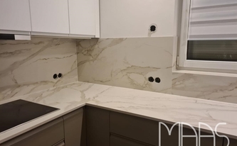Dekton Arbeitsplatte Morpheus mit Kochfeld