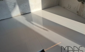 Ecke mit Neolith Arbeitsplatten Arctic White