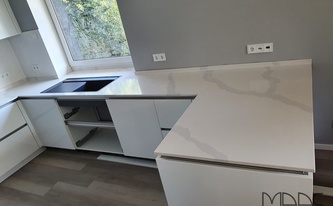 Silestone Arbeitsplatten und Wischleisten Classic Calacatta in Seevetal montiert