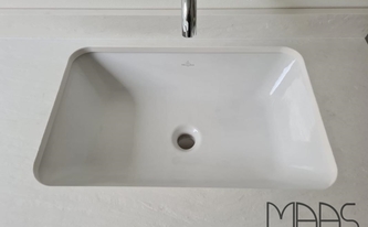 Laminam Waschtischplatte Ardesia Bianco a Spacco mit Unterbaubecken