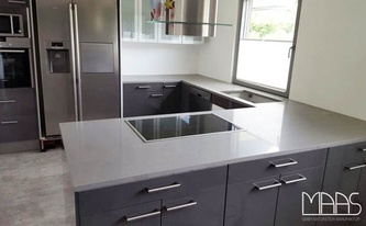 Moderne Silestone Arbeitsplatte Kensho