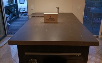 Kücheninsel in Tauche bei Storkow (Mark) mit Infinity Arbeitsplatte Pulpis Brown