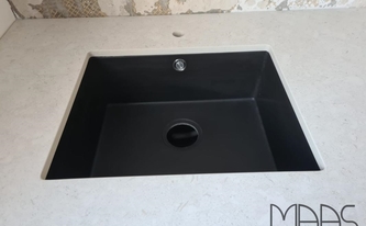 Unterbauspüle in der Dekton Arbeitsplatte VK01 Nebbia