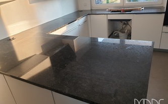 Polierte Granit Arbeitsplatten und Seitenwange Steel Grey