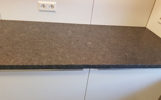 Granit Arbeitsplatten Steel Grey mit satinierter Oberfläche und 3,0 cm Stärke