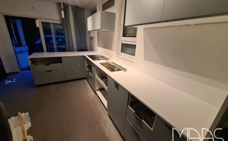 IKEA Küche in Stuttgart mit Caesarstone Arbeitsplatten 1141 Pure White