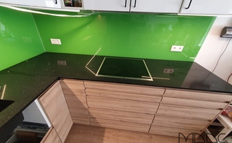 Montage der Silestone Arbeitsplatten Negro Stellar in Stuttgart