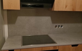 Küche in Tübingen mit Dekton Arbeitsplatten und Rückwände Soke