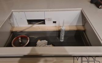 Silestone Arbeitsplatte Desert Silver mit flächenbündigen Ausschnitt