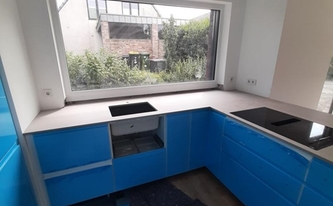 IKEA Küche in Wardenburg mit Caesarstone Arbeitsplatten 4023 Topus Concrete