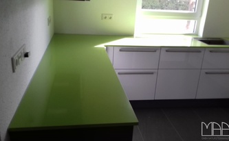 Montage in Weinheim der Silestone Arbeitsplatten Verde Fun