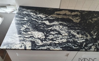 Polierte Granit Arbeitsplatten Tempest Black in 2 cm