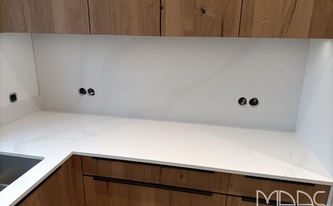 Silestone Arbeitsplatte und Rückwände Eternal Calacatta Gold