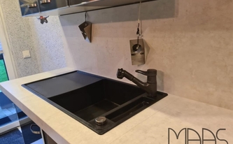 Invisacook in der Dekton Arbeitsplatte Lunar
