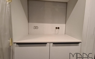 Küchenzeile mit Caesarstone Arbeitsplatte 4601 Frozen Terra