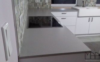 Silestone Arbeitsplatten Aluminio Nube in Würzburg montiert