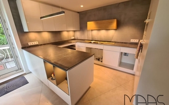 Montage der Infinity Arbeitsplatten und Wischleisten Pietra Grey in Wuppertal