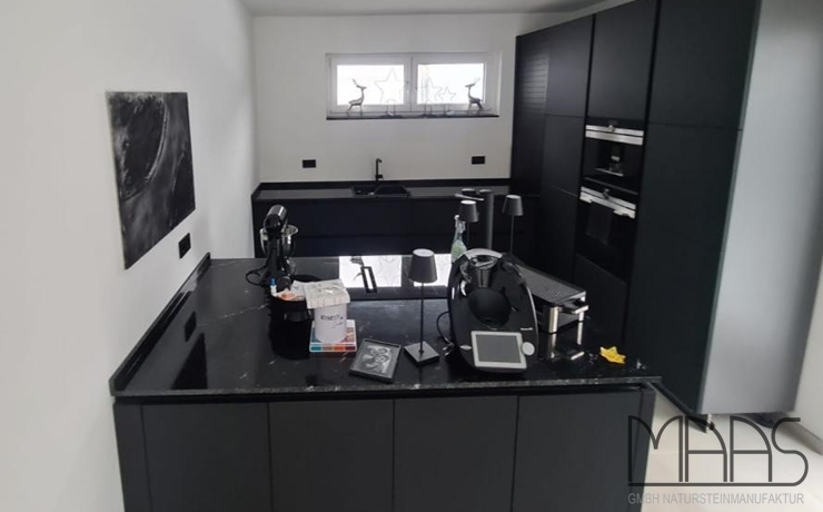 Alfter Porto Branco Scuro Granit Arbeitsplatten und Fensterbank
