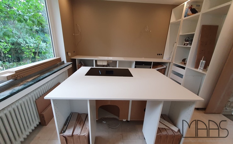 Aufmaß, Lieferung und Montage - Bergisch Gladbach IKEA Küche mit 4001 Fresh Concrete Caesarstone Arbeitsplatten und Rückwand