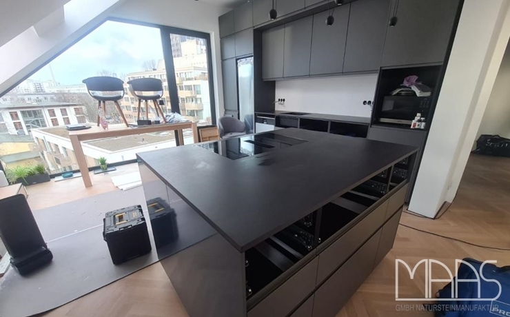 Berlin Domoos Dekton Arbeitsplatten und Rückwand