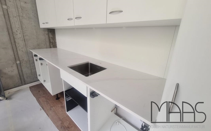 Berlin Eternal Calacatta Gold Silestone Arbeitsplatte