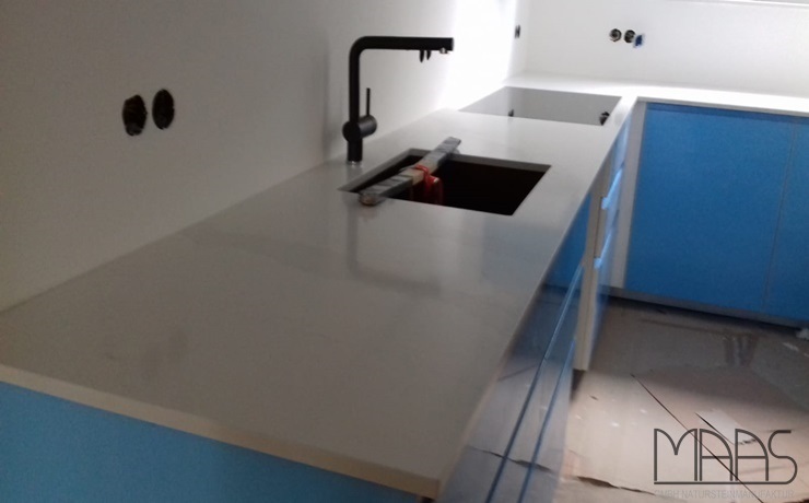 Aufmaß, Lieferung und Montage - Berlin IKEA Küche mit Eternal Calacatta Gold Silestone Arbeitsplatten