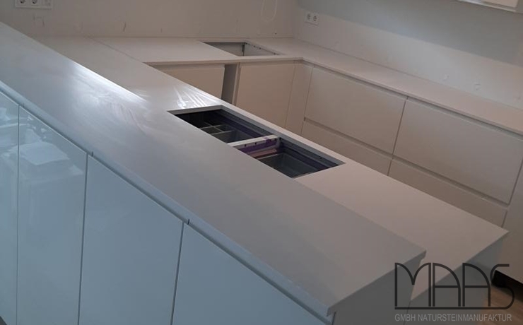 Frankenthal Iconic White Silestone Arbeitsplatten und Rückwände