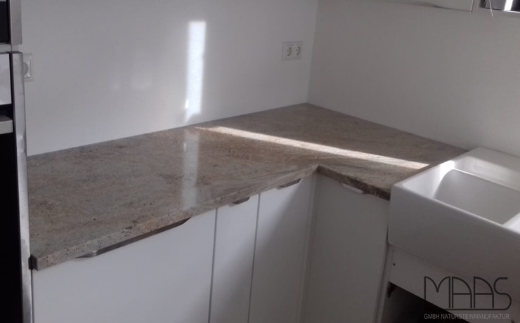 Fürstenfeldbruck Millennium Cream Granit Arbeitsplatten