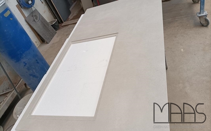 Gevelsberg White Concrete Level Keramik Arbeitsplatten und Wischleiste