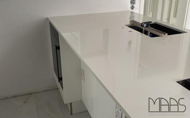 Hamm Halo Dekton Arbeitsplatten und Seitenwange