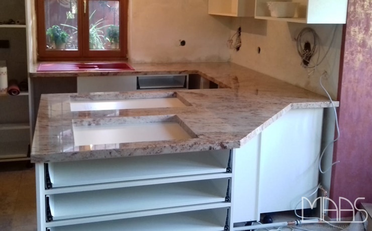 Aufmaß, Lieferung und Montage - Herrieden Ivory Brown Granit Arbeitsplatten