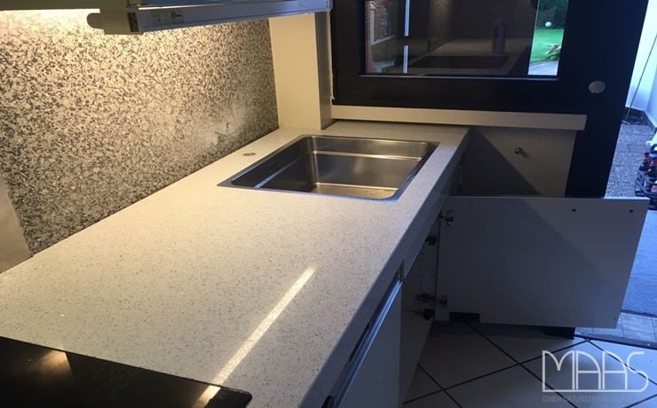 Aufmaß, Lieferung und Montage - Hürth Blanco Stellar Silestone Arbeitsplatten