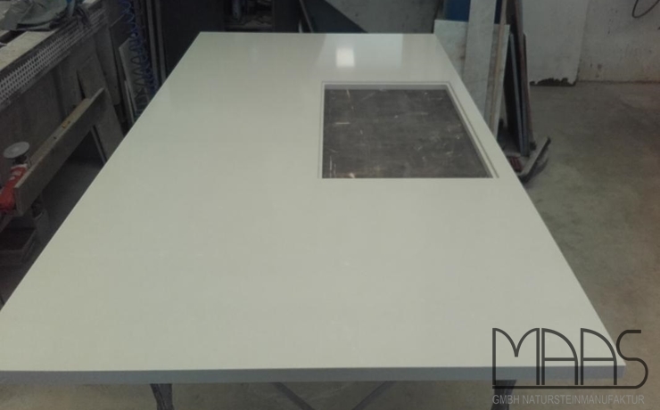 Lieferung - Kiel Desert Silver Silestone Arbeitsplatten