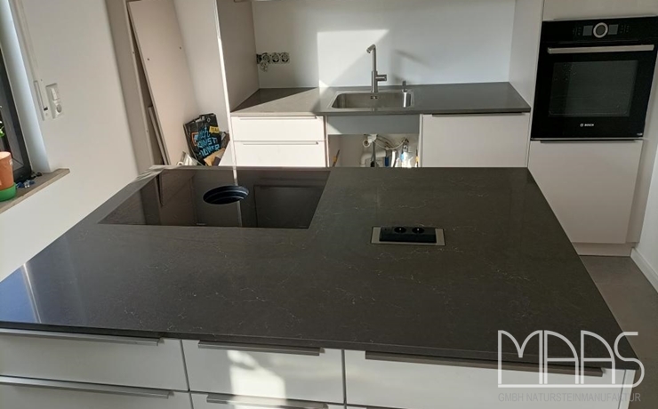 Aufmaß, Lieferung und Montage - Köln 5003 Piatra Grey Caesarstone Arbeitsplatten