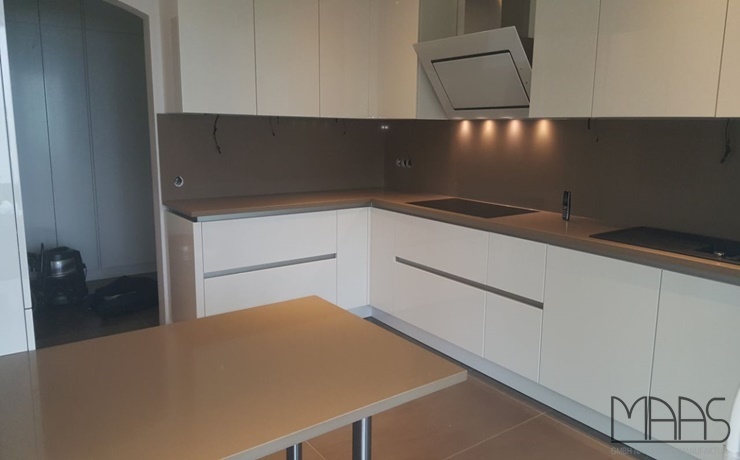 Aufmaß, Lieferung und Montage - Köln Cashmere Caesarstone Arbeitsplatten und Rückwände