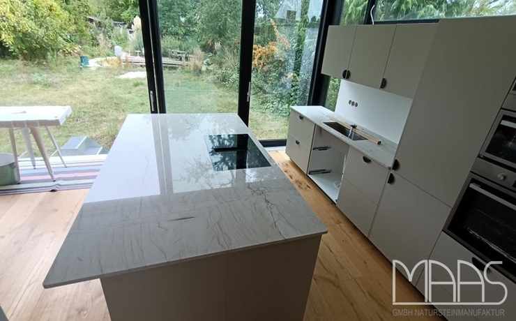 Köln IKEA Küche mit Mont Blanc Quarzit Arbeitsplatten