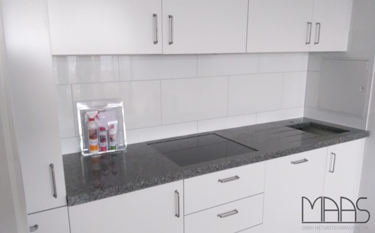 Köln IKEA Küche mit Padang Cristallo TG 34 Granit Arbeitsplatte