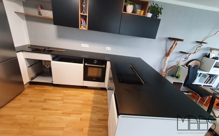 Aufmaß, Lieferung und Montage - Korntal-Münchingen Negro Tebas Silestone Arbeitsplatten