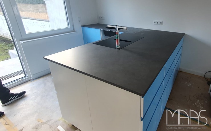 Aufmaß, Lieferung und Montage - Langerwehe IKEA Küche mit Pietra di Piombo Neolith Arbeitsplatten