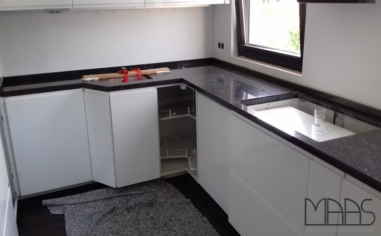 Aufmaß, Lieferung und Montage - Leichlingen IKEA Küche mit Steel Grey Granit Arbeitsplatten