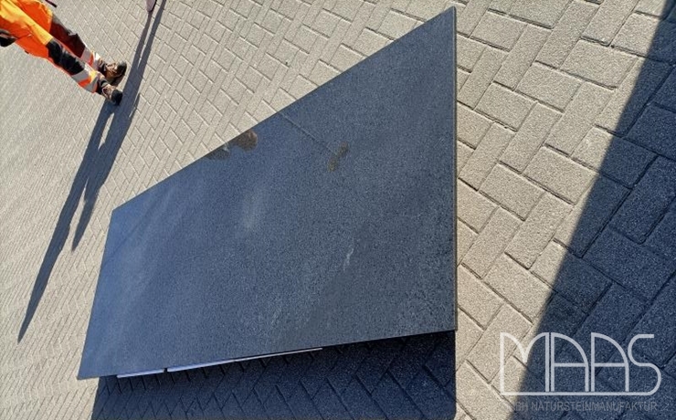 Liestal Krishna Black Granit Gartentischplatte