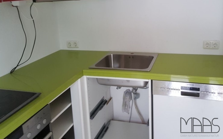 Aufmaß, Lieferung und Montage - München Apple Martini Caesarstone Arbeitsplatten