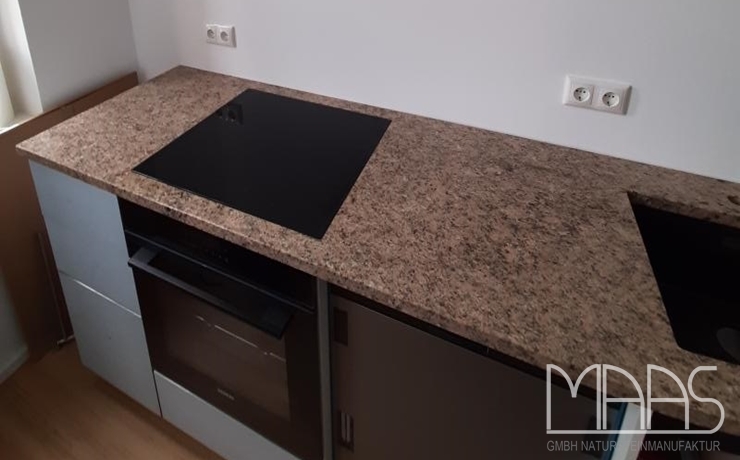 München IKEA Küche mit Giallo Vitoria Granit Arbeitsplatten und Rückwände