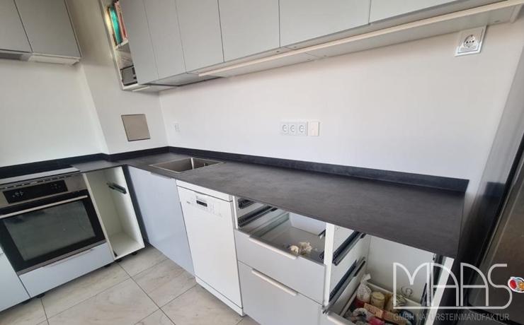 München Laos Dekton Arbeitsplatten und Wischleisten