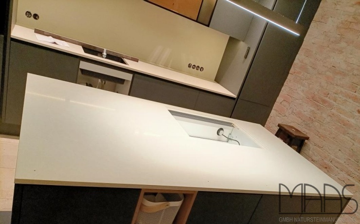 Aufmaß, Lieferung und Montage - München Silken Pearl Silestone Arbeitsplatten und Rückwand Aufmaß, Lieferung und Montage - München Silken Pearl Silestone Arbeitsplatten und Rückwand