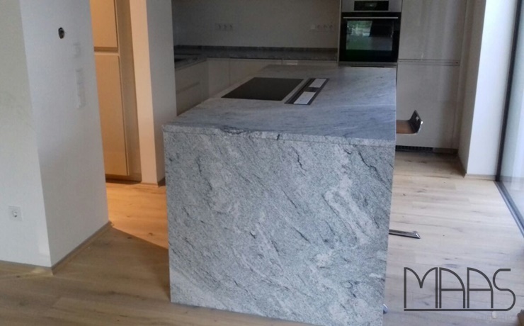 Aufmaß, Lieferung und Montage - München IKEA Küche mit Viscont White Granit Arbeitsplatten