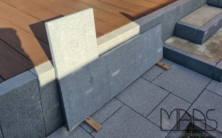 Niederkassel Padang Dunkelgrau TG 36 Granit Treppen